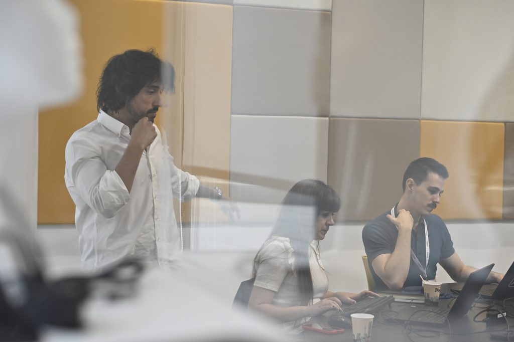 equipo eselec datatón indesia